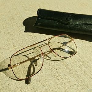 Large Red tortoise framed glasses